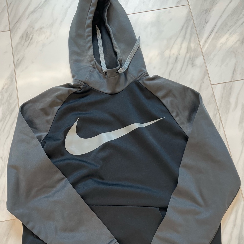 Nike Men’s Dri-fit hooded sweatshirt